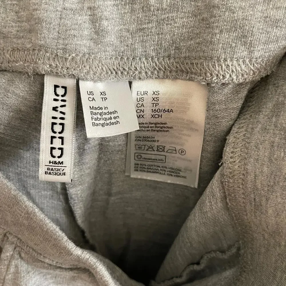 Women's H & M DIVIDED gray lightweight joggers XS - Picture 3 of 3